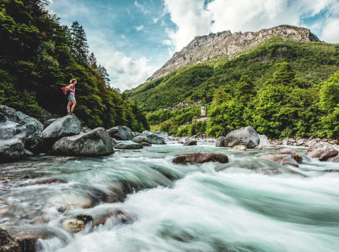 065_Schoene Aussichten Touristik_ST_3x2_Verzasca-River-Hiking_26853